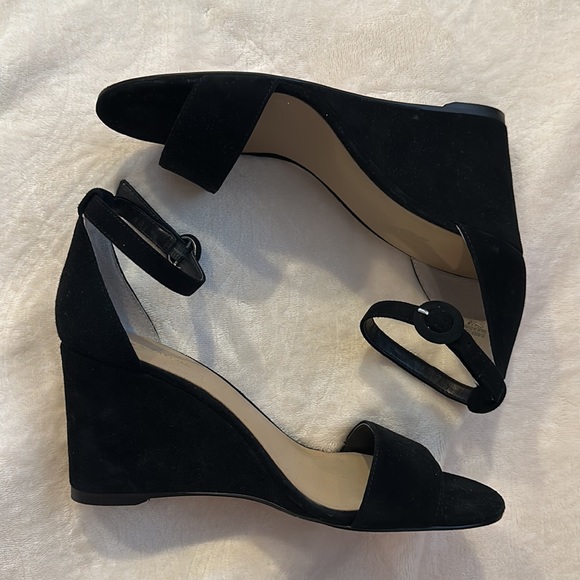 Ann Taylor black suede wedges size 6 - Picture 6 of 11